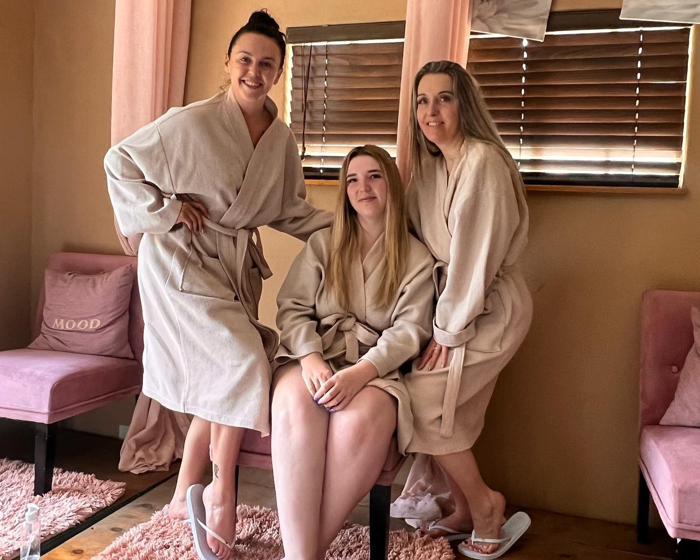 dembaliciousclinic_1672149617_3002531074165494086_2359627688