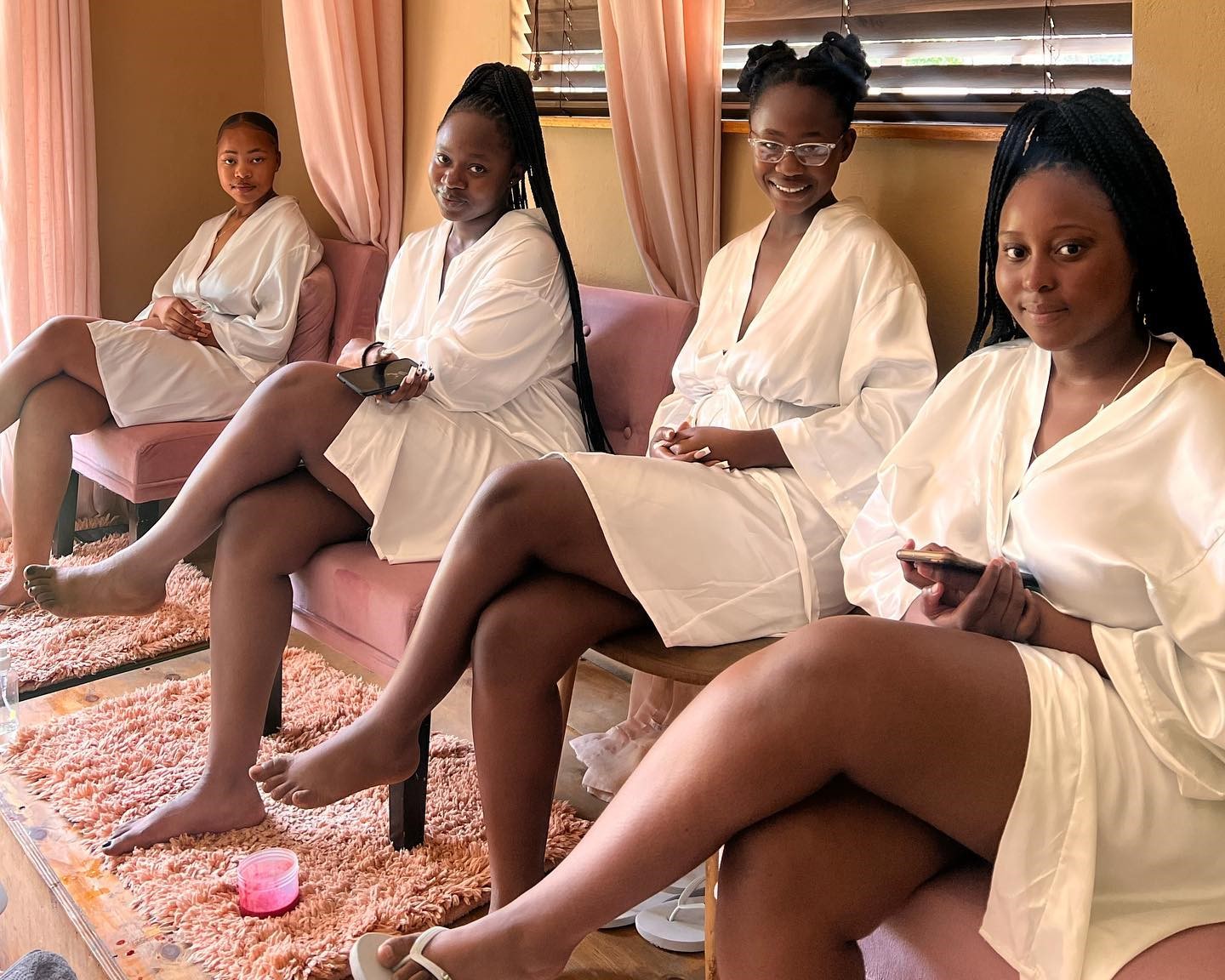 dembaliciousclinic_1672459427_3005129945402968326_2359627688